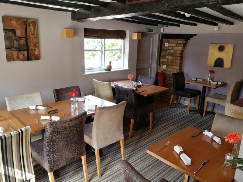 Crown, Northill: lounge. (Pub, Restaurant). Published on 19-02-2020 