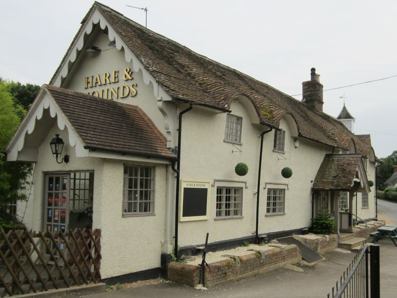"Hare & Hounds, Old Warden". (Pub, External, Key). Published on 15-12-2013