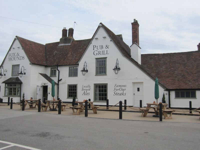 "Fox & Hounds, Riseley". (Pub, External). Published on 15-12-2013