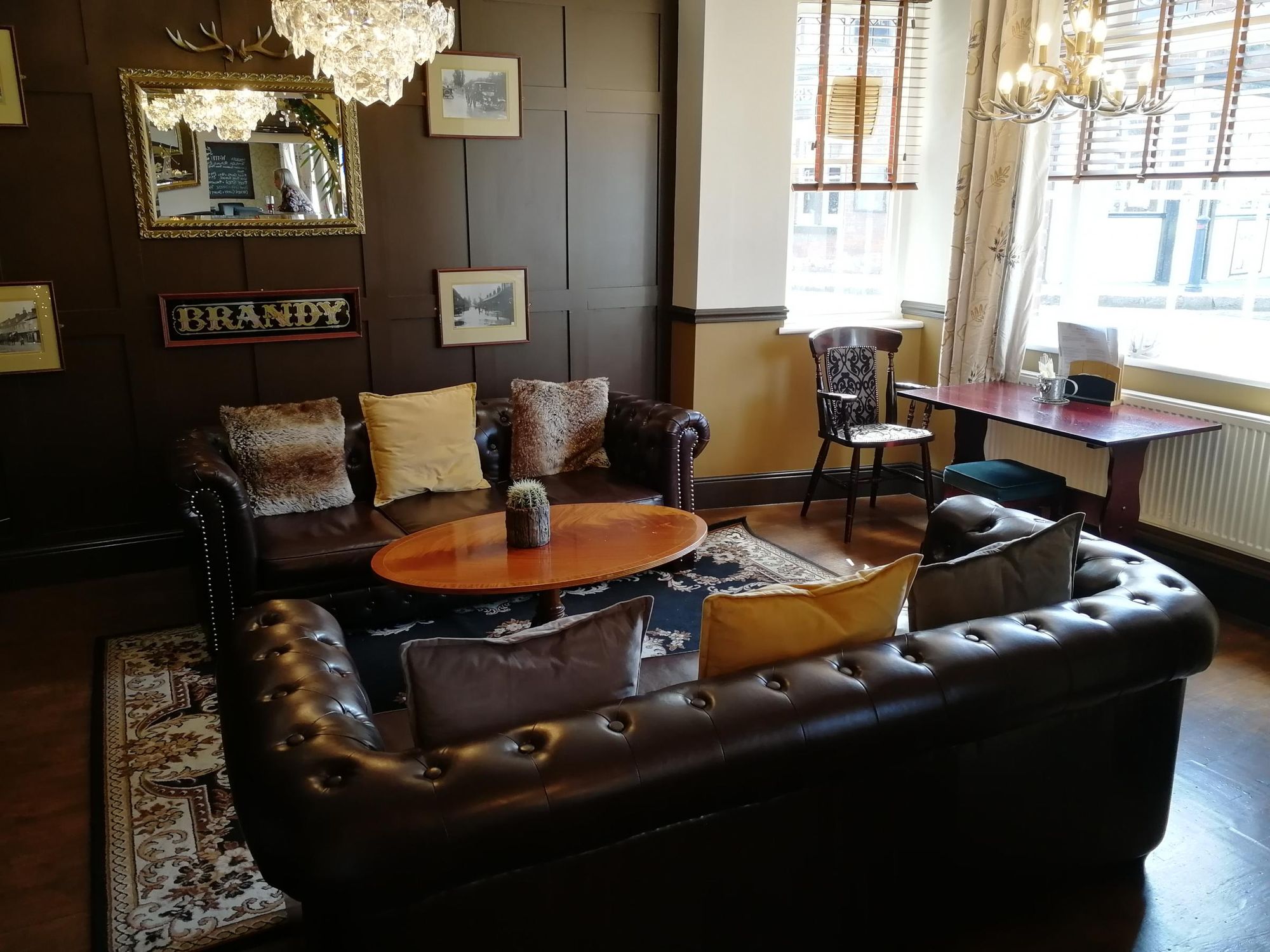 White Hart Hotel, Shefford: loounge. (Pub, Bar). Published on 19-02-2020