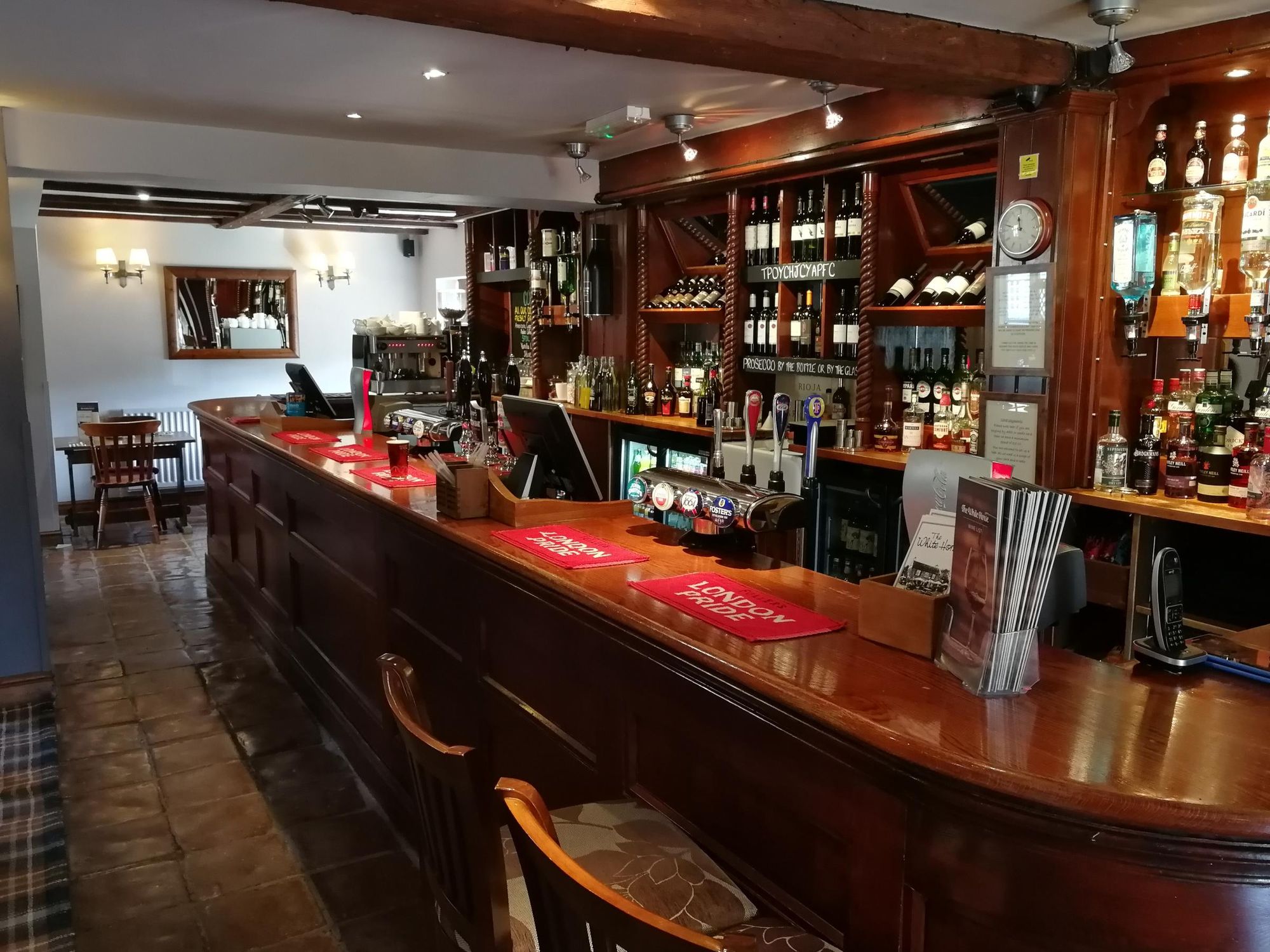 White Horse, Southill: bar. (Pub, Bar). Published on 19-02-2020