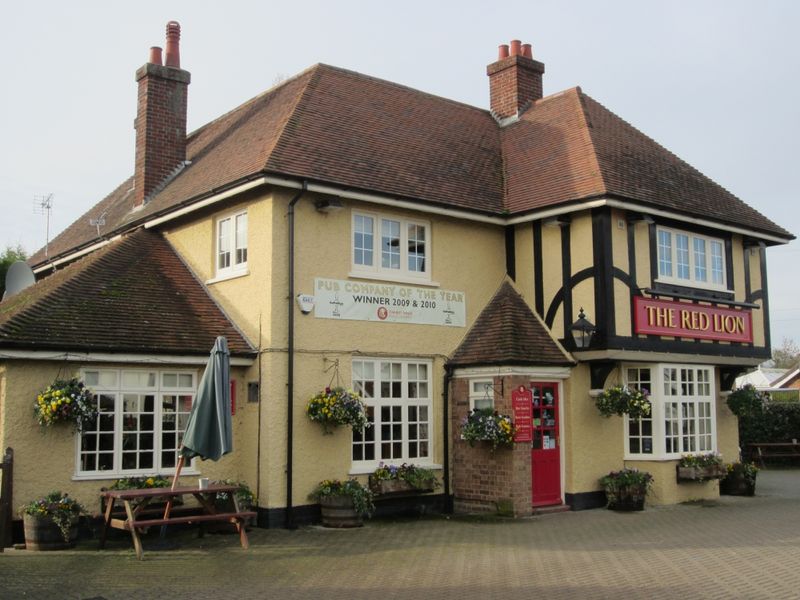 "Red Lion, Wilstead". (Pub, External). Published on 08-01-2014