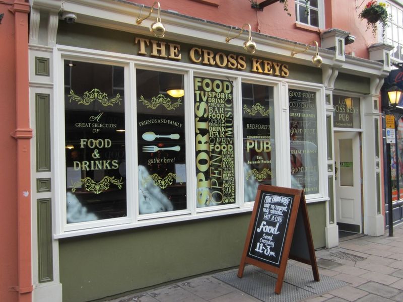 "Cross Keys, Bedford". (Pub, External). Published on 08-12-2013