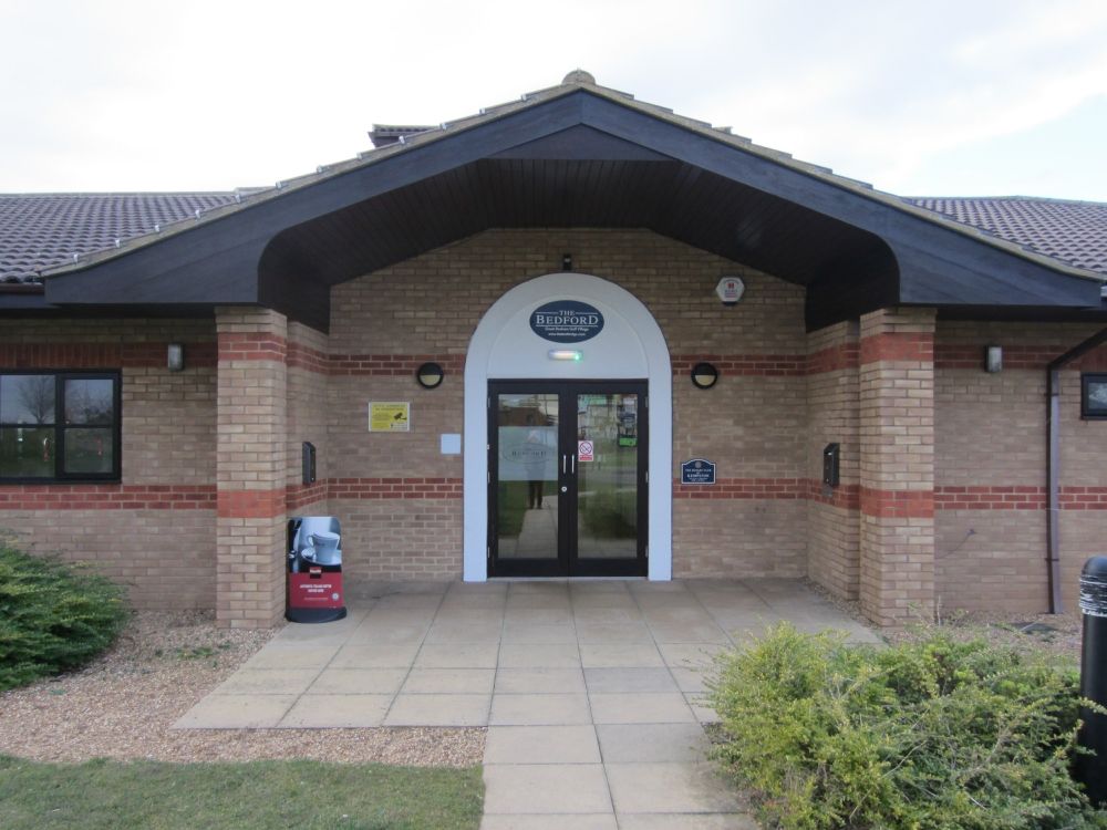 "The Bedford Bar 19, Great Denham". (Pub, External). Published on 20-02-2014