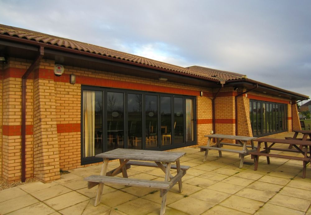 "The Bedford Bar 19, Great Denham - patio". (Pub, External, Garden). Published on 20-02-2014