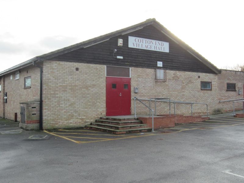 Cotton End Social Club, Cotton End. (Pub, External, Key). Published on 18-12-2016