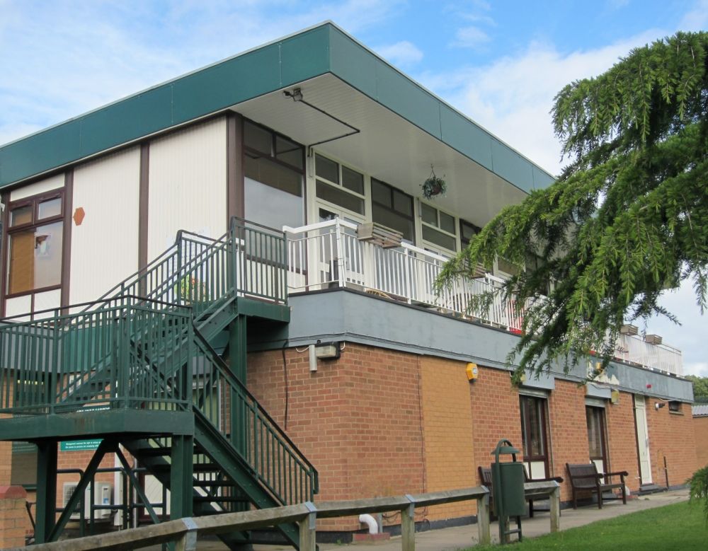 "Mowsbury Golf & Squash Complex, Bedford". (Pub, External). Published on 29-05-2014
