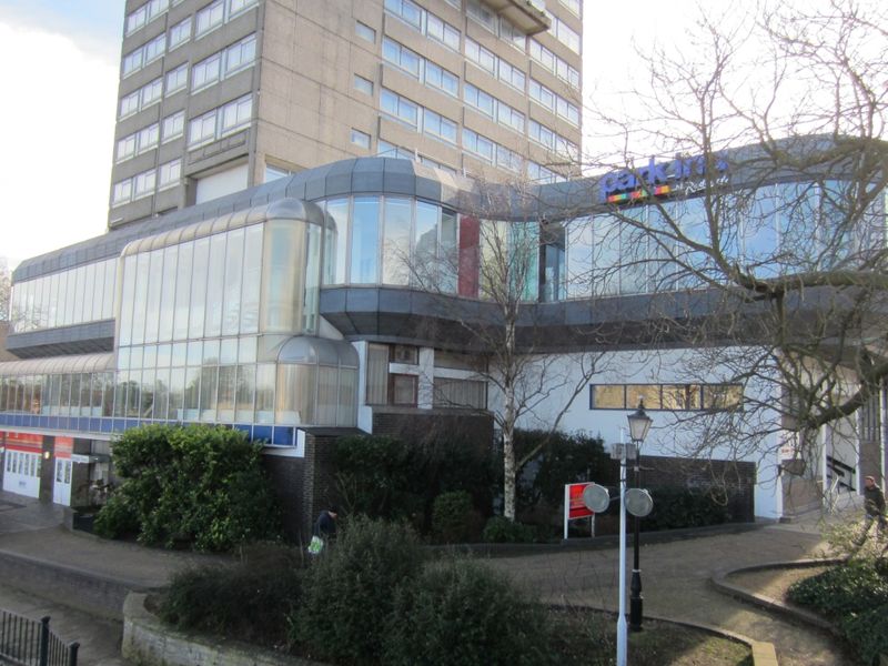 "Mercure Bedford Centre Hotel, Bedford". (Pub, External, Key). Published on 15-02-2014 