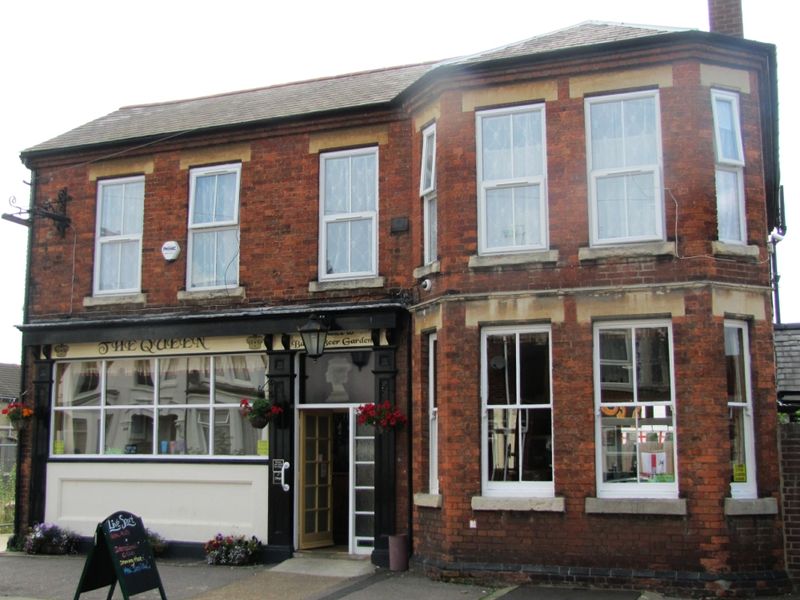 "Queen, Bedford Queen's Park". (Pub, External, Key). Published on 12-11-2013