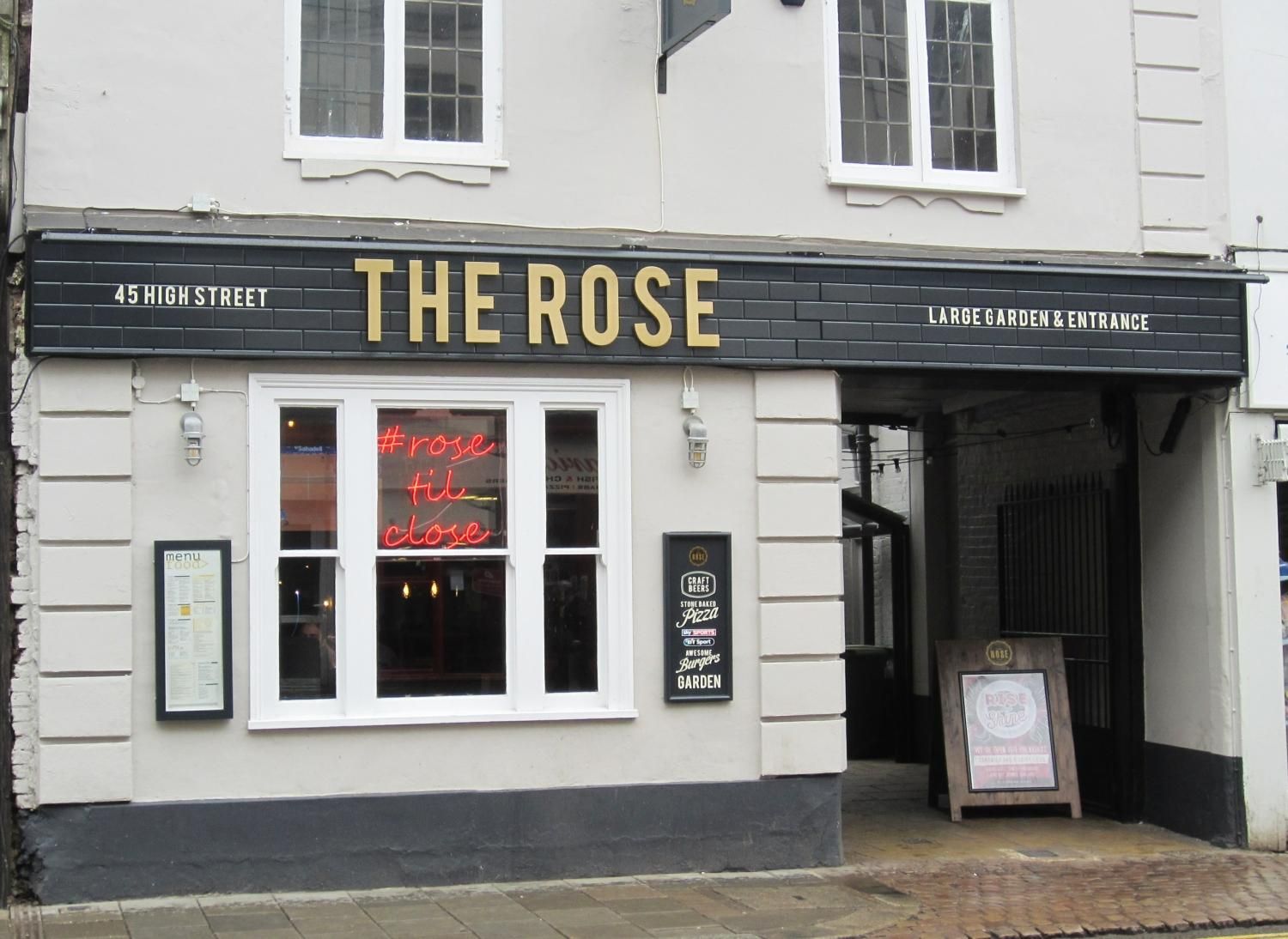 Rose at Bedford. (Pub, External, Key). Published on 25-04-2018