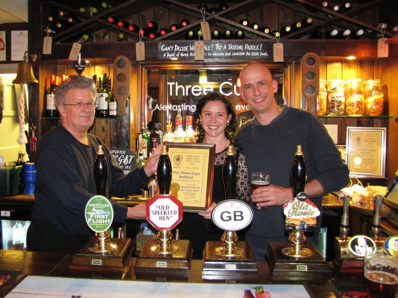 Three Cups, Bedford: Local CAMRA Pub of the Year 2017. (Pub, Bar, Publican, Award). Published on 14-04-2017 