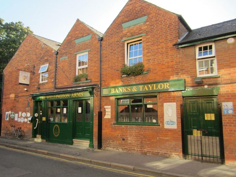 Wellington Arms, Bedford. (Pub, External, Key). Published on 23-10-2016