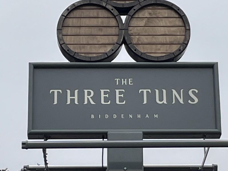 Three Tuns, Biddenham - sign. (Pub, External, Sign). Published on 20-07-2022 