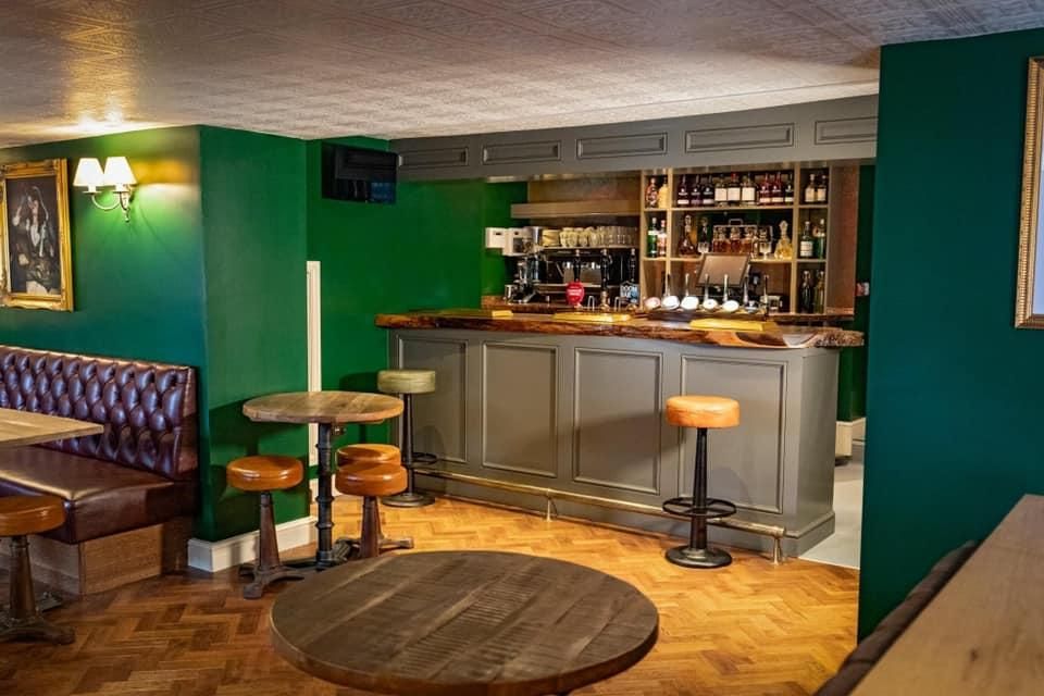 (Pub, Bar). Published on 25-10-2021