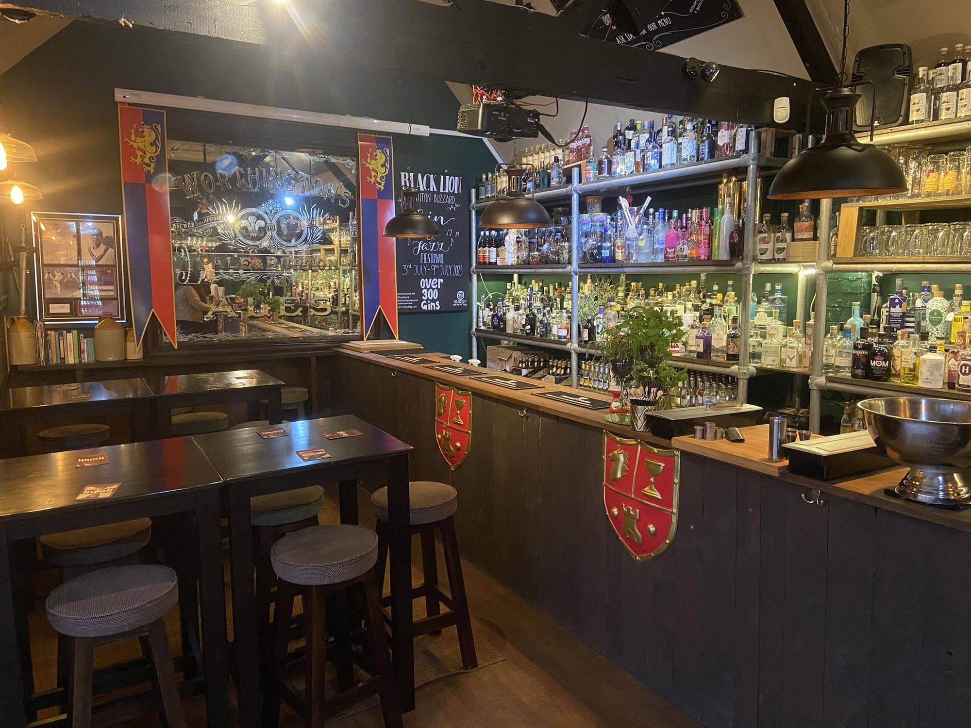 Gin bar. (Bar). Published on 11-09-2022