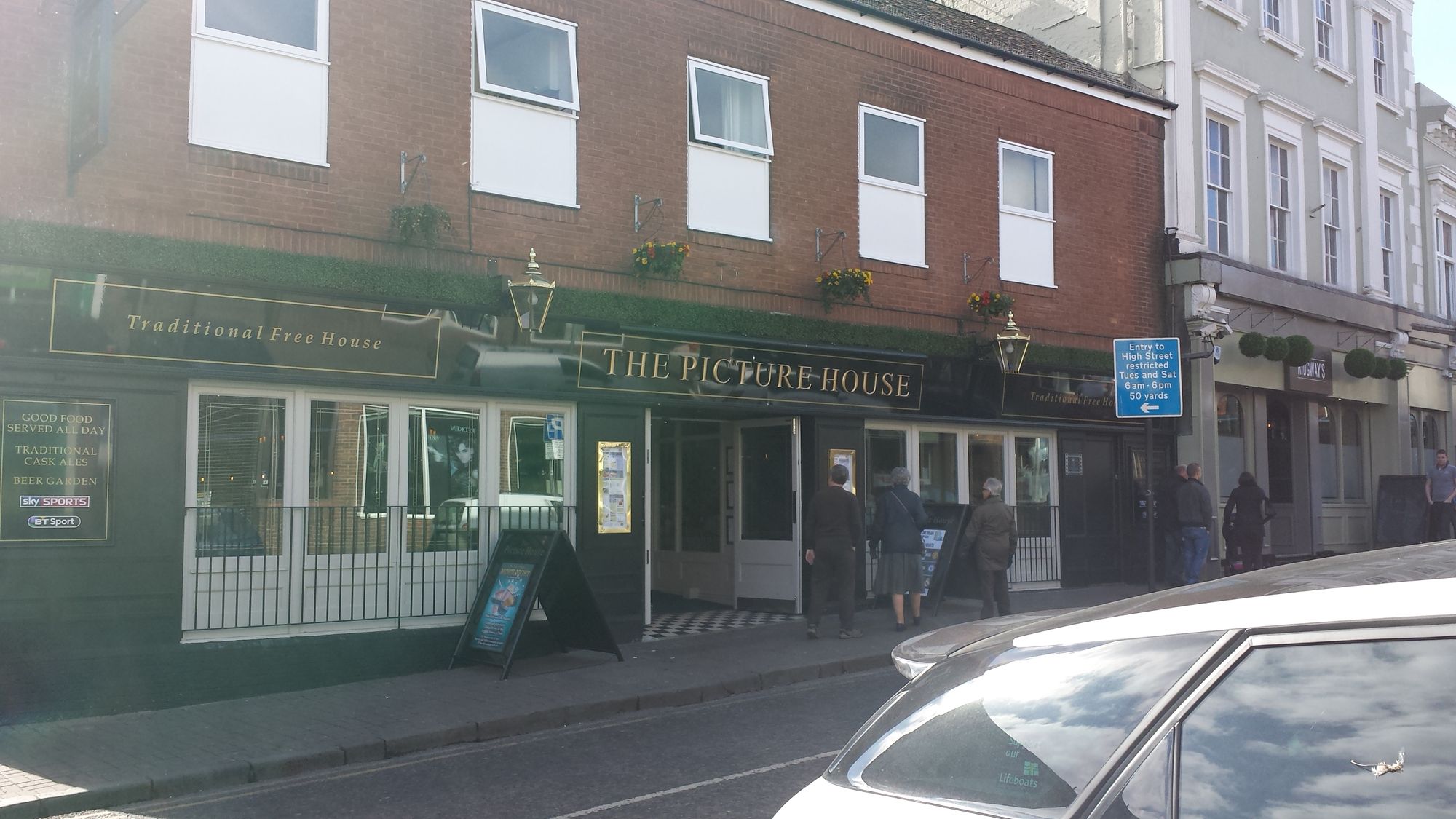 Picture House, Leighton Buzzard front. (Pub, External). Published on 22-03-2015