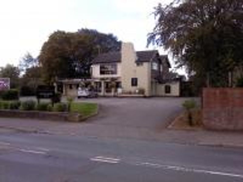 Hansom Cab at Luton. (Pub, External). Published on 03-03-2012 