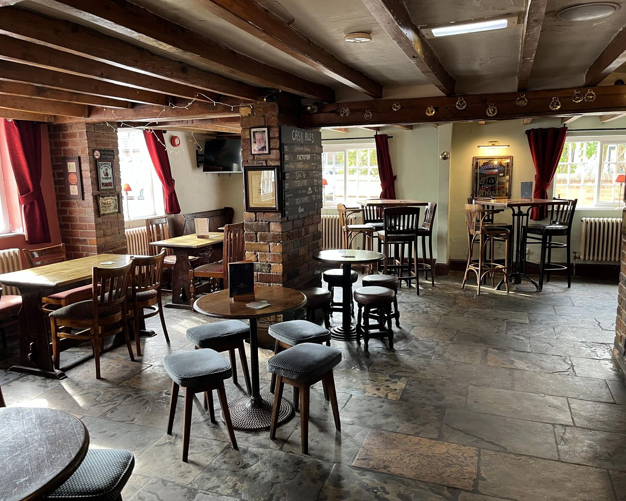 Bar area seating. (Pub). Published on 29-09-2026