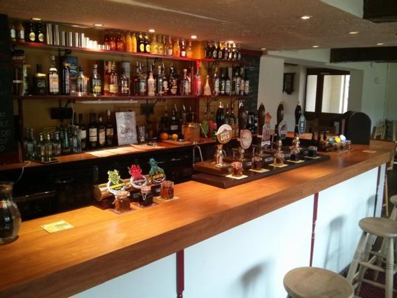 (Pub, Bar). Published on 20-08-2015