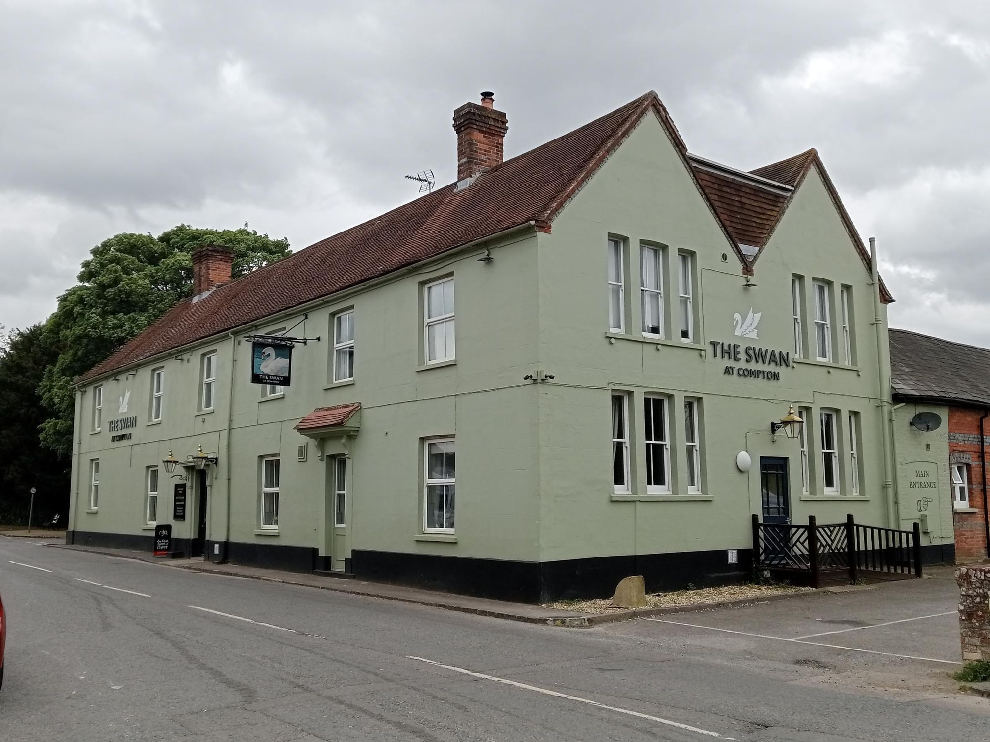 Swan at Compton (Photo: Peter Leathard - 05/05/2025). (Pub, External, Key). Published on 12-11-2025