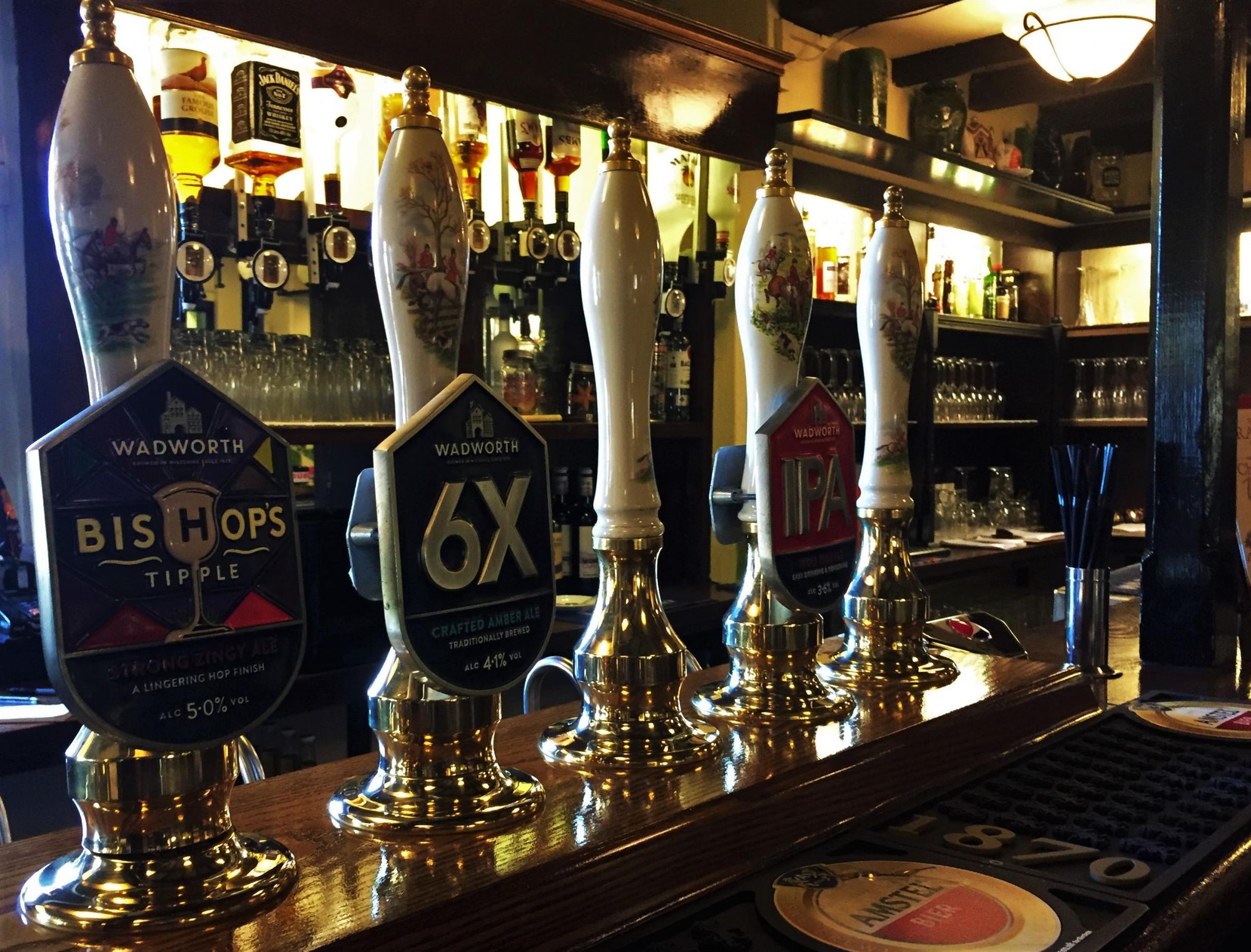 (Pub, Bar). Published on 02-11-2018