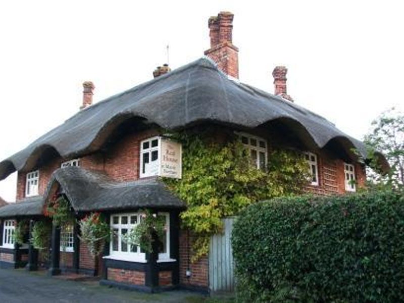 Red House, Marsh Benham. (Pub, External). Published on 23-07-2013