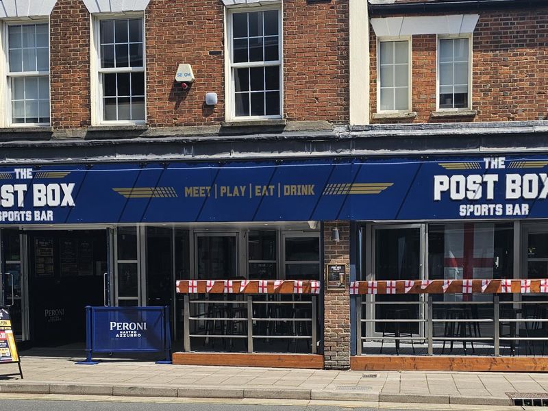 Post Box, Newbury (Photo: Bernard Abbot - 25/06/2026). (Pub, External, Key). Published on 24-07-2026