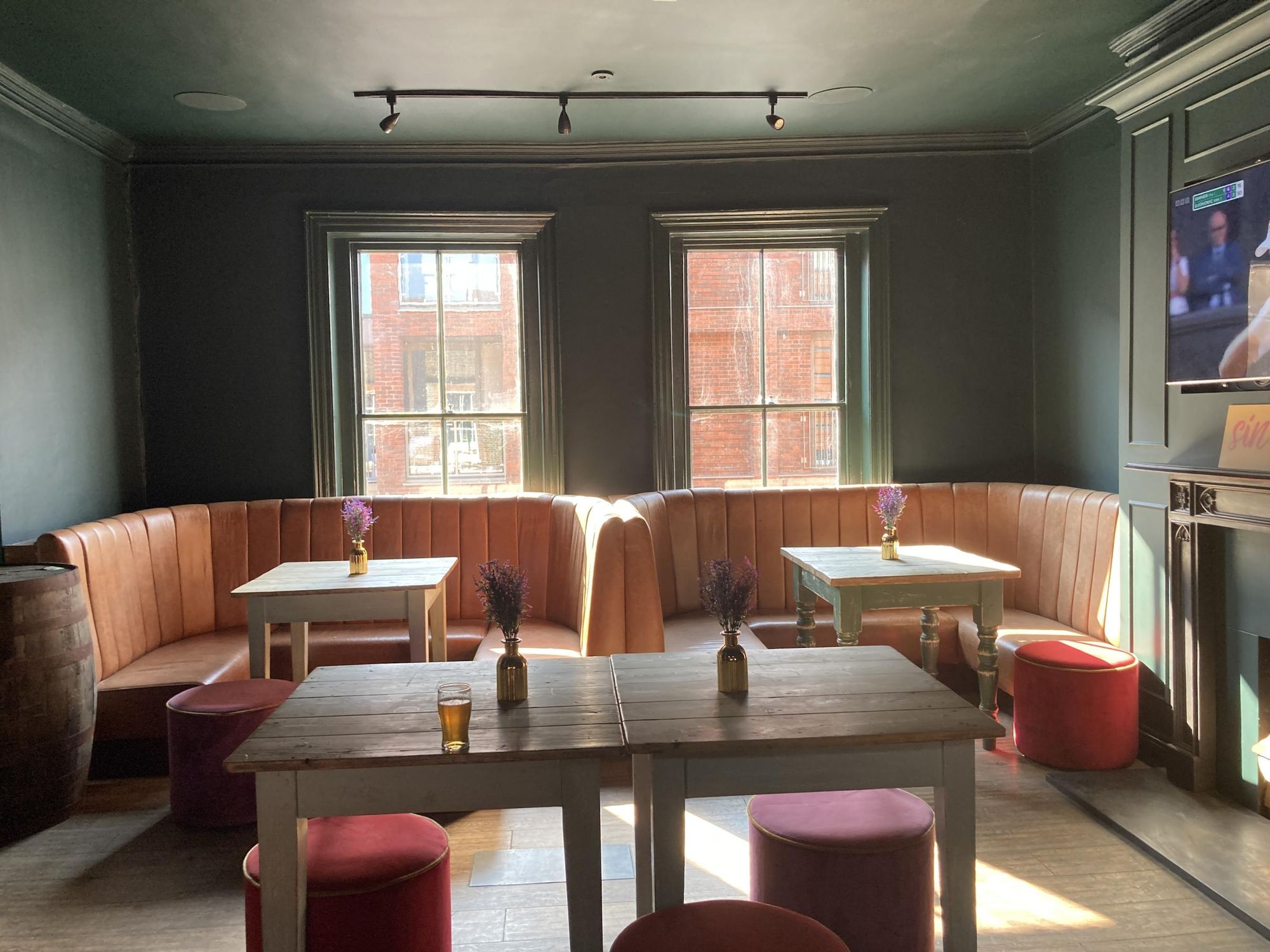 Upstairs bar. (Pub). Published on 15-07-2026