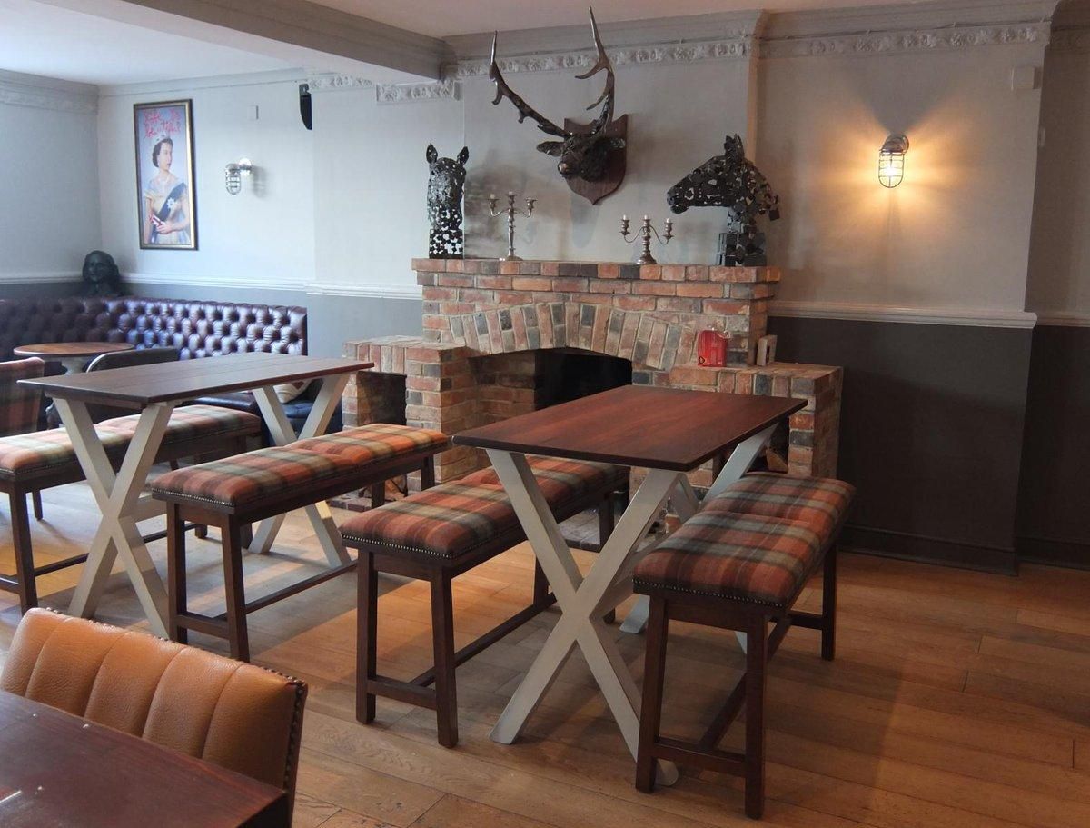 Bar area seating. (Pub). Published on 27-02-2017
