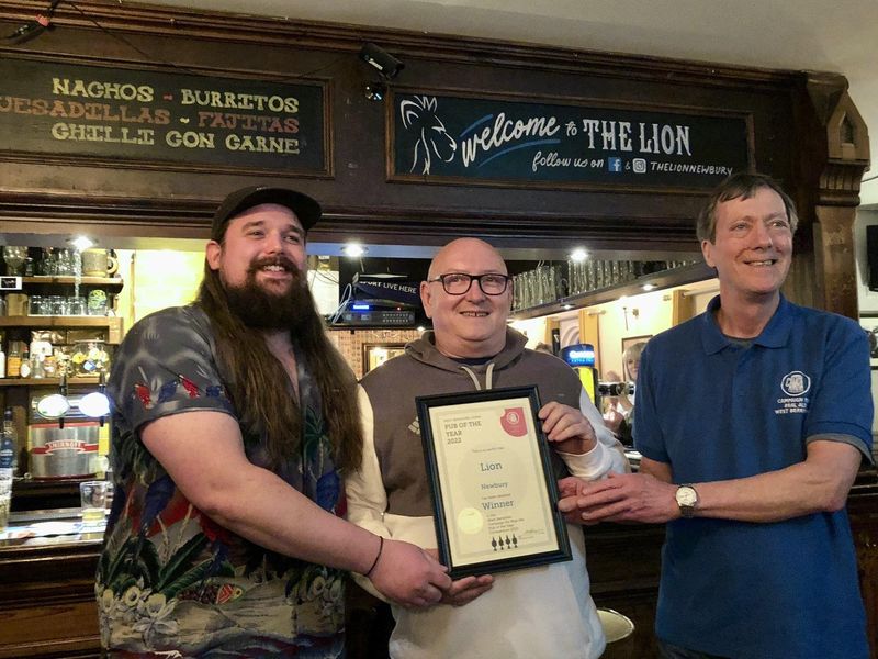 West Berkshire CAMRA Pub of the Year 2022. (Bar, Publican, Award). Published on 16-09-2022 