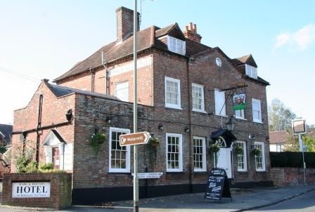 Hare and Hounds, Speen, Newbury. (Pub, External). Published on 26-11-2013