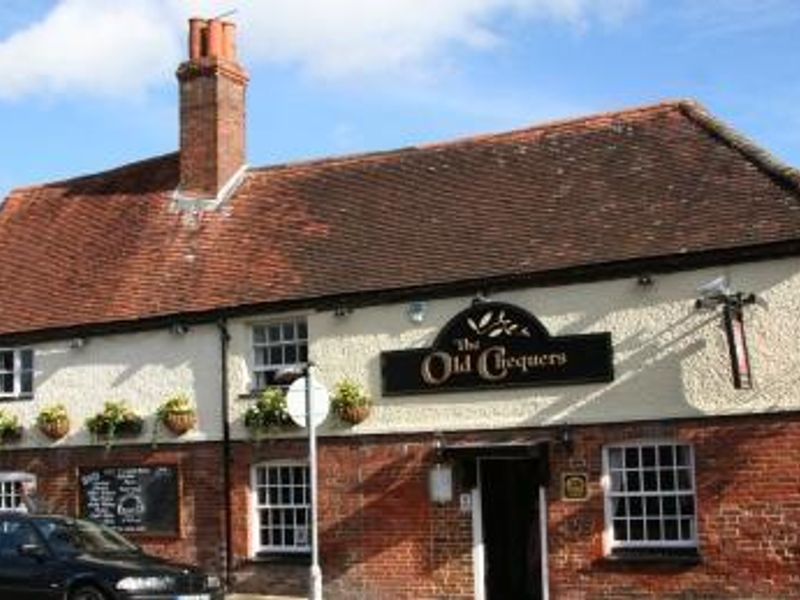 Old Chequers, Thatcham. (Pub, External). Published on 20-11-2013