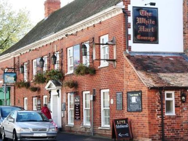 White Hart, Thatcham. (Pub, External). Published on 20-11-2013