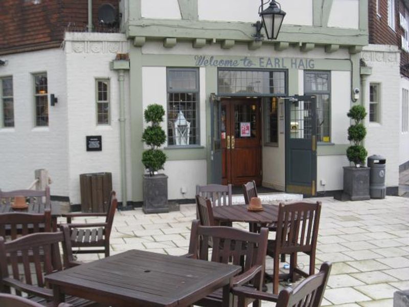 Earl Haig - entrance. (Pub, External). Published on 21-02-2015