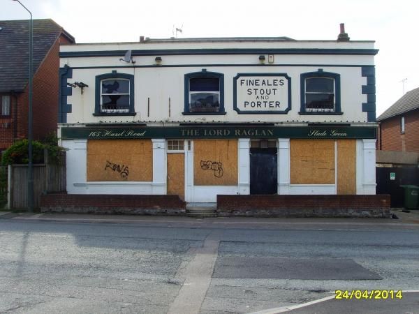 Lord Raglan. (Pub, External, Key). Published on 25-04-2014