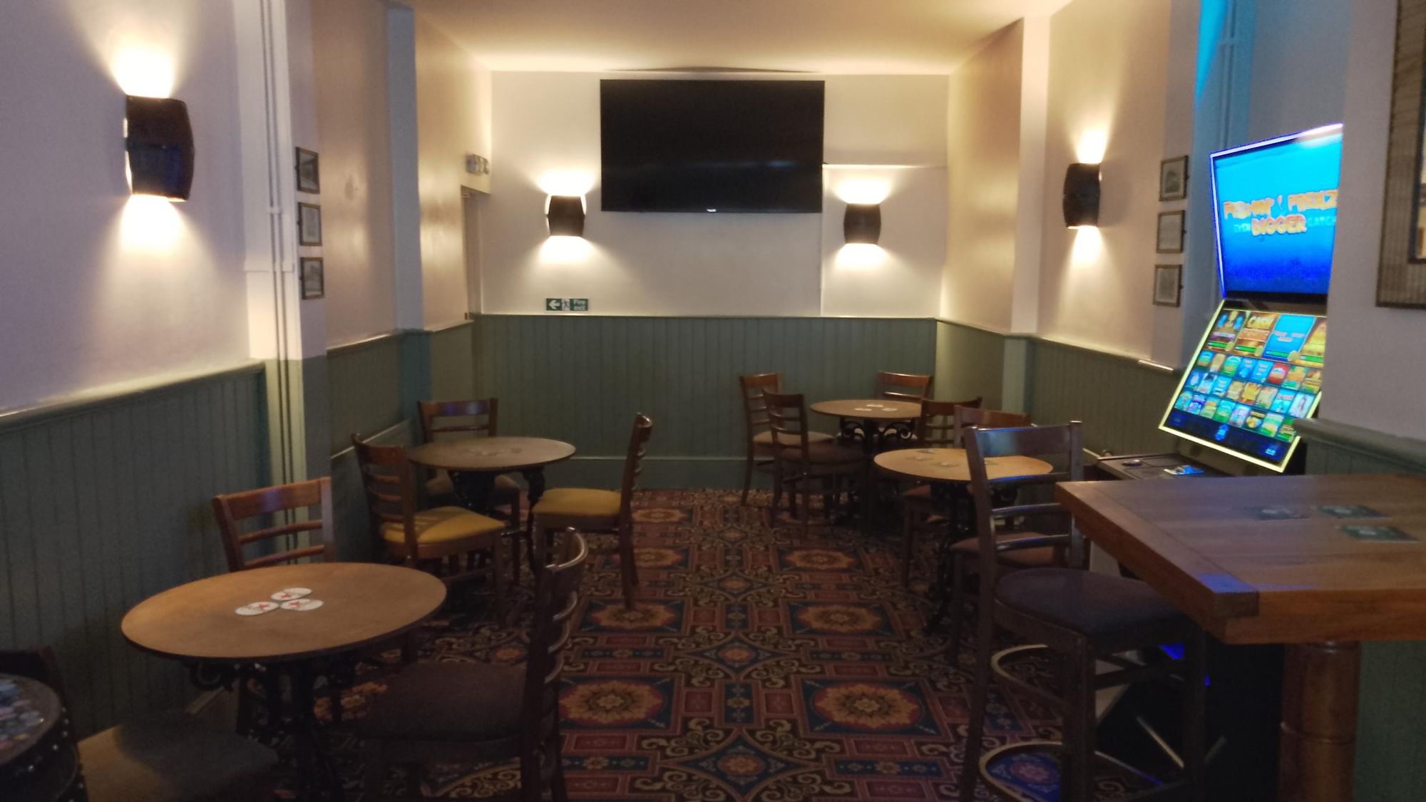 Interior snug 2026. (Pub). Published on 04-06-2026