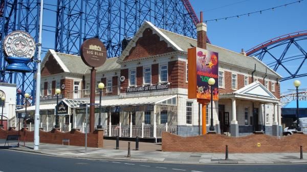 Apple & Parrot, Blackpool. (Pub, External, Key). Published on 25-10-2015