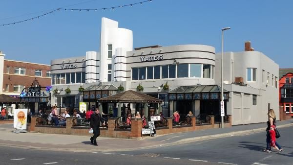 Yates, Blackpool. (Pub, External). Published on 10-04-2015
