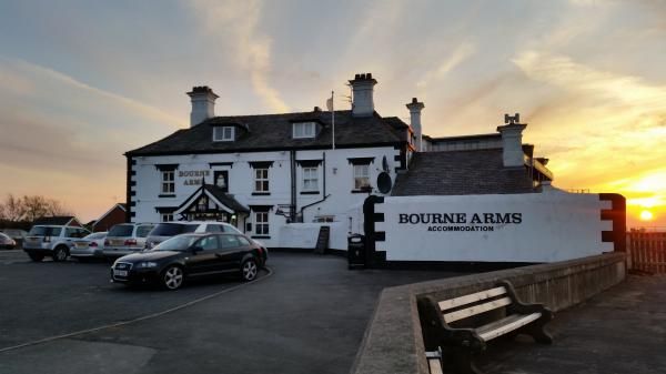 Bourne Arms, Knott End On Sea. (Pub, External). Published on 03-05-2015