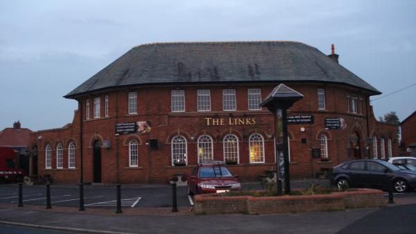 Links, St Annes. (Pub, External, Key). Published on 23-10-2015