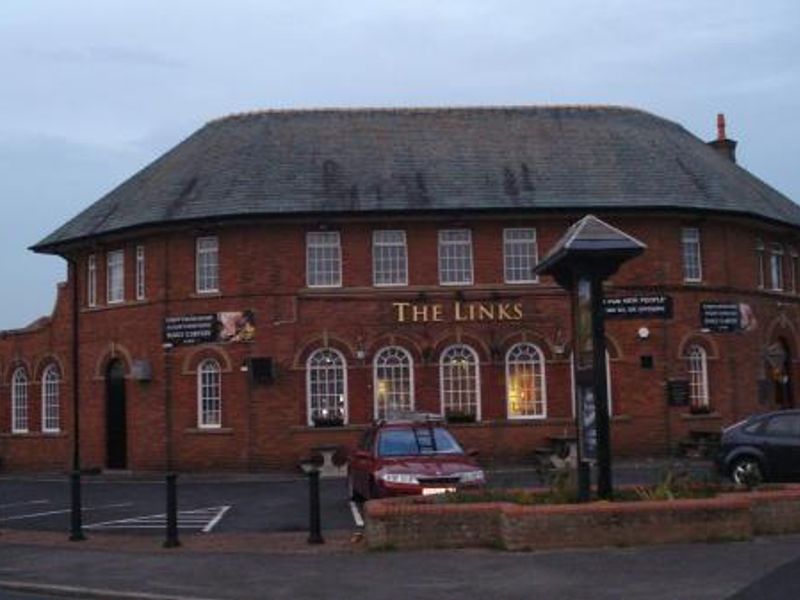 Links, St Annes. (Pub, External, Key). Published on 23-10-2015 