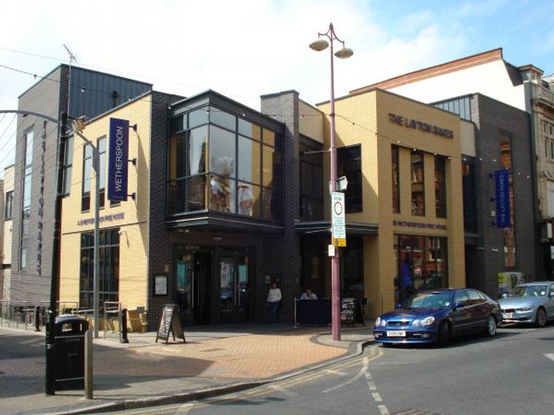 Layton Rakes, Blackpool. (Pub, External, Key). Published on 01-11-2015