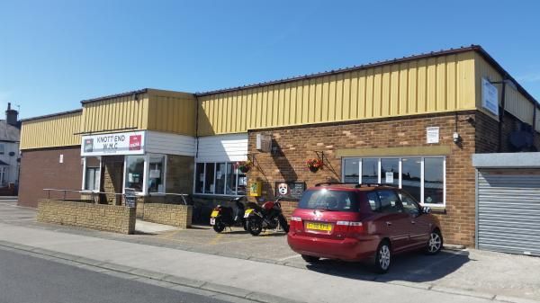 Knott Ens Working Mens Club, knott End on Sea. (Pub, External, Key). Published on 11-07-2016