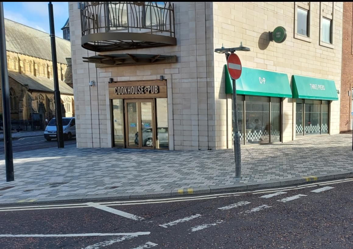 Front of pub. (Pub, External, Key). Published on 13-10-2022