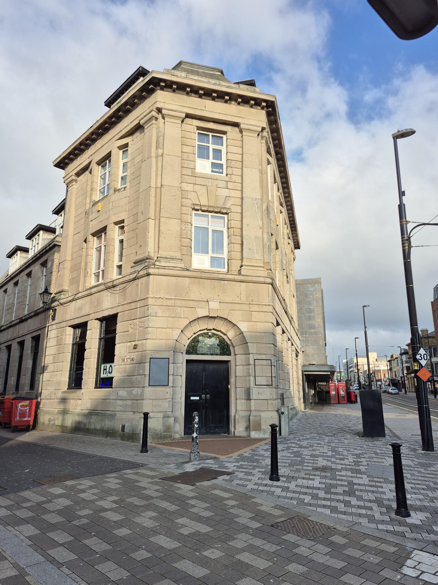 H2O Bar, Blackpool. (Pub, External, Key). Published on 12-02-2026