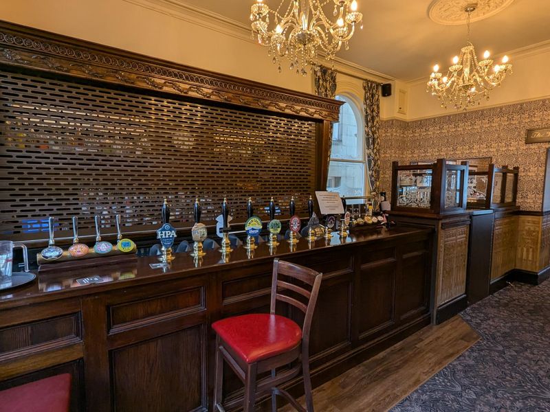 (Bar). Published on 25-12-2025 