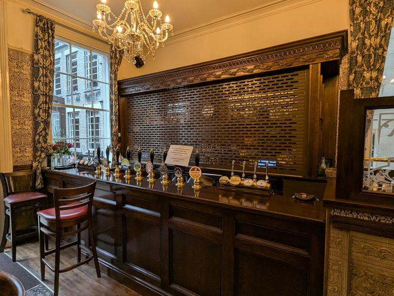 (Bar). Published on 25-12-2025 