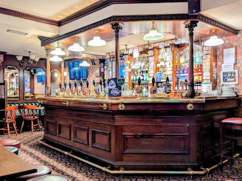 (Bar). Published on 25-12-2025 