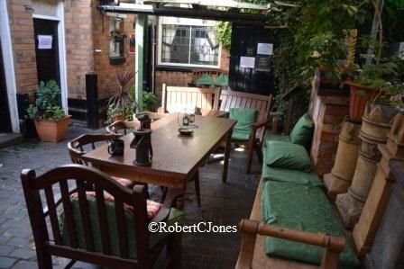 (Pub, Garden). Published on 11-10-2014
