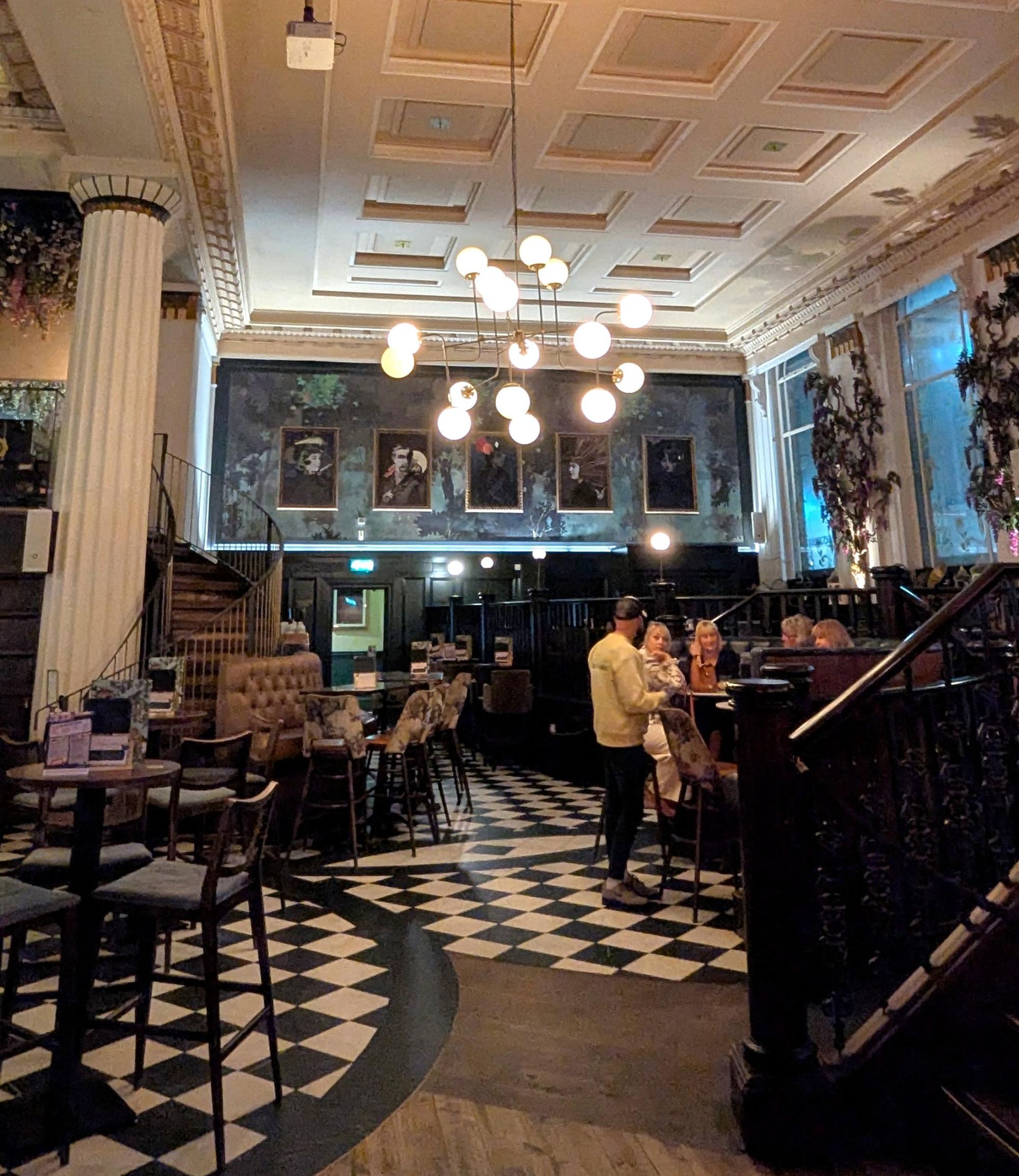 (Customers). Published on 25-12-2025